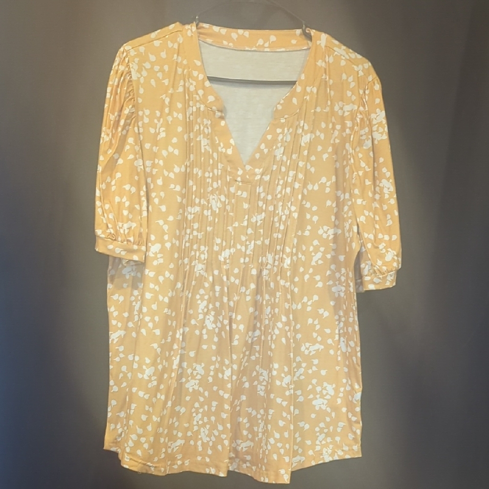 Peach Floral Pintuck V-Neck Tunic